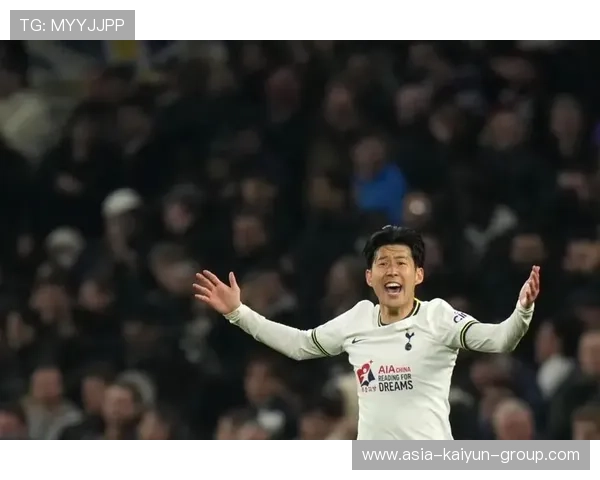 孙兴慜禁区外远射破门，热刺一脚点燃全场