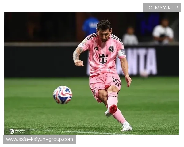 梅西内切兜射破网，迈阿密国际率先领先，梅西去迈阿密